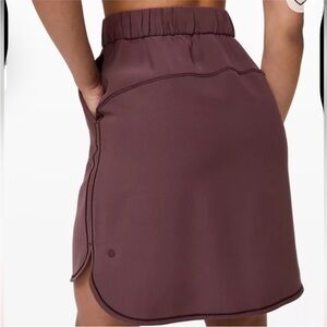 NWOT lululemon On the Fly Skirt Size 4